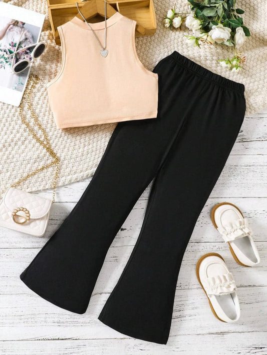 BEIGE TANK TOP & BLACK FLAPPER
