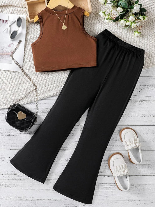 BROWN TANK TOP & BLACK FLAPPER